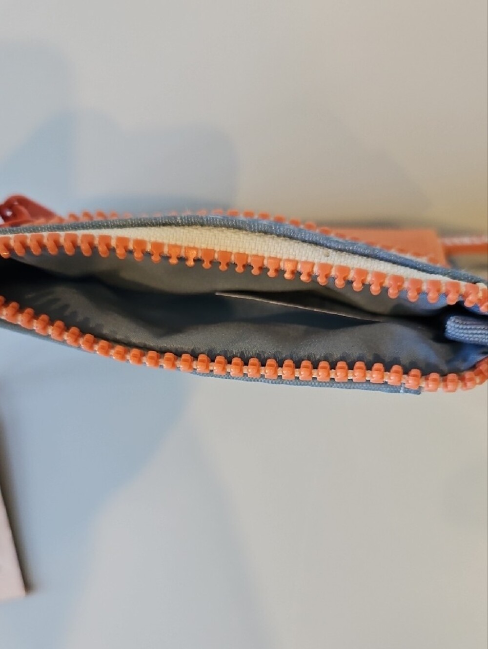 Thread - Carry On - Colorblock Pouch Wallet — Coral, Light Blue & White - NWT - Picture 5 of 6